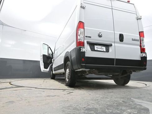 Used 2025 RAM ProMaster 2500 w/ Convenience Group image 31