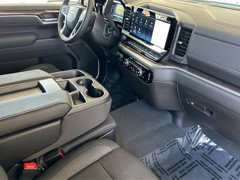 Used 2025 Chevrolet Silverado 1500 LT image 20