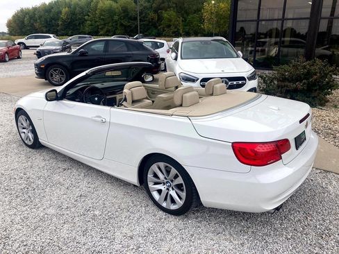 Used 2011 BMW 328i Convertible image 15