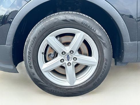 Used 2016 Ford Explorer XLT w/ Equipment Group 201A AWD/4WD image 31