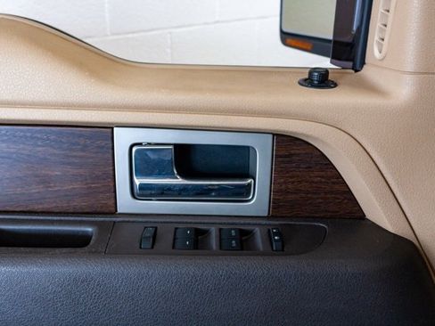 Used 2014 Ford F150 Lariat w/ Lariat Chrome Package image 13