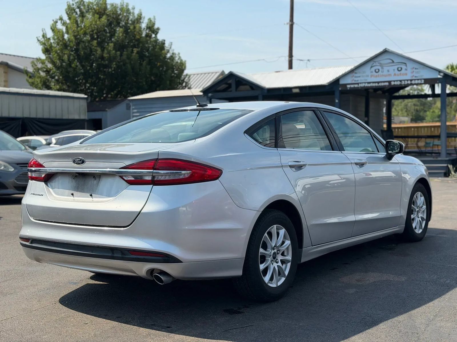 Used 2018 Ford Fusion S FWD image 5