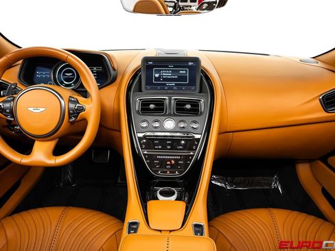 Used 2019 Aston Martin DB11 Volante RWD image 27