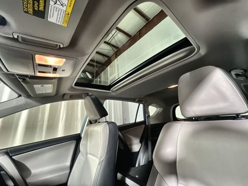 Used 2018 Toyota RAV4 Limited image 26