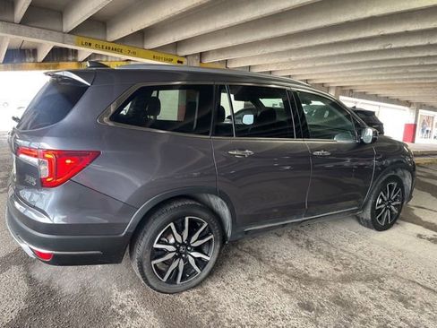Used 2022 Honda Pilot Touring image 2