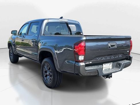 Used 2022 Toyota Tacoma SR5 w/ Technology Package RWD image 5