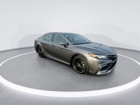 Used 2023 Toyota Camry XSE image 2
