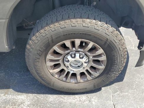 Used 2021 Ford F250 XLT w/ XLT Premium Package AWD/4WD image 10