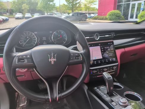 Used 2023 Maserati Quattroporte Modena Q4 AWD/4WD image 32