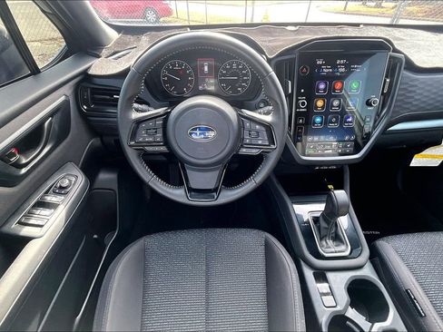 Used 2025 Subaru Forester Premium image 8