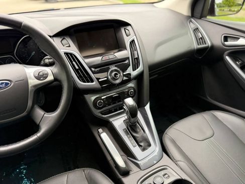 Used 2014 Ford Focus Titanium FWD image 19