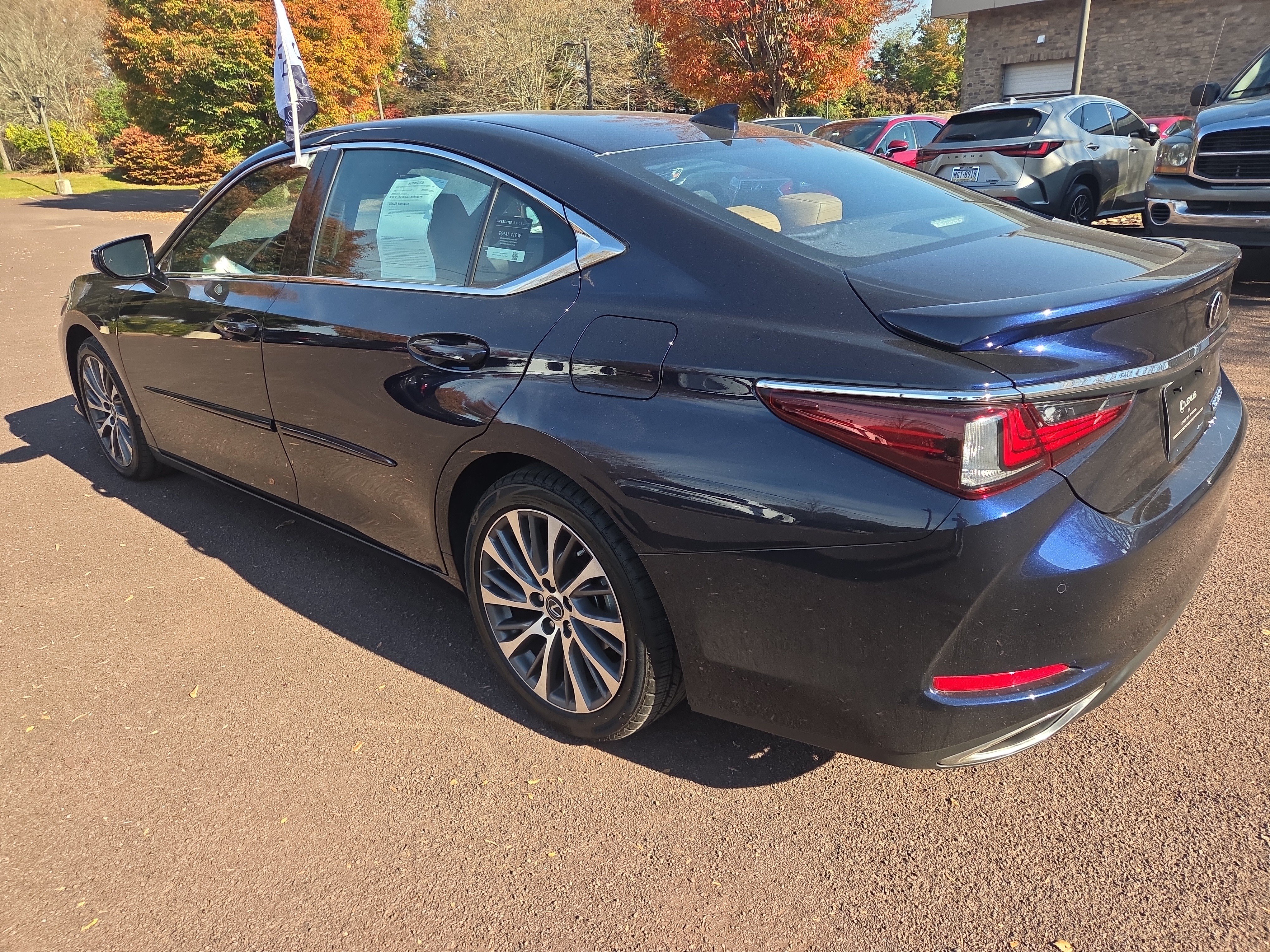Certified 2021 Lexus ES 350 w/ Premium Package FWD image 5