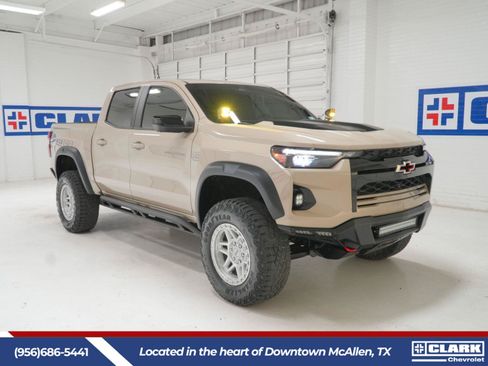 Used 2024 Chevrolet Colorado ZR2 w/ Technology Package AWD/4WD image 3