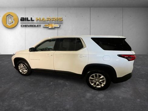 Used 2023 Chevrolet Traverse LS FWD image 13