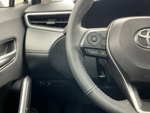 Used 2024 Toyota Corolla Cross XLE w/ Convenience Package image 18