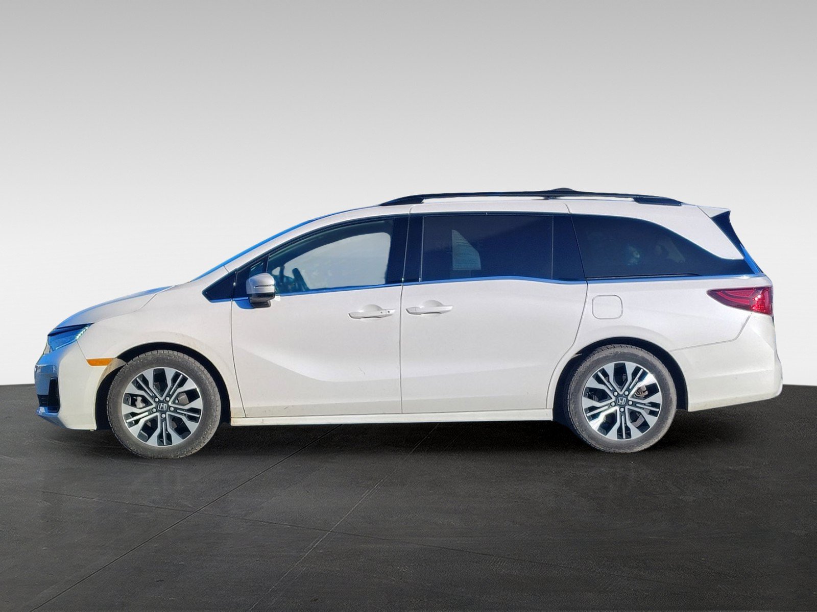 Used 2025 Honda Odyssey Elite image 8