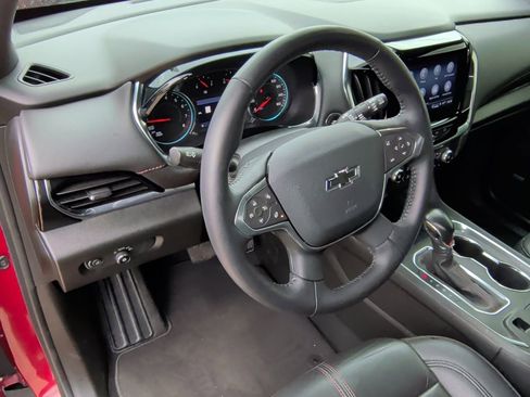 Used 2022 Chevrolet Traverse RS image 14