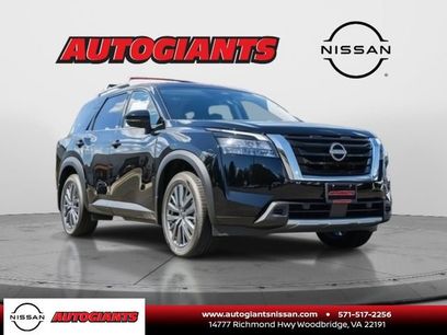 New 2025 Nissan Pathfinder SL w/ SL Premium Package