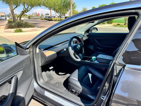 Used 2018 Tesla Model 3 Long Range AWD/4WD image 10