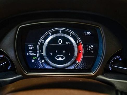 Used 2018 Lexus LS 500 w/ Accessory Package (Z1) RWD image 25