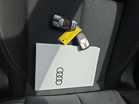 Used 2023 Audi Q5 e Premium Plus w/ Premium Plus Package AWD/4WD image 17
