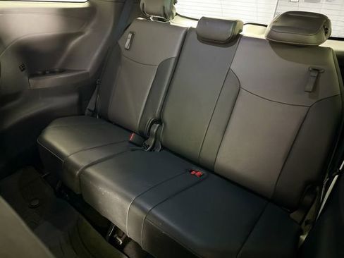 Used 2021 Toyota Sienna XSE image 42