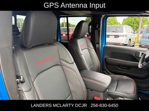 Used 2025 Jeep Gladiator Rubicon w/ Dual Top Group AWD/4WD image 12