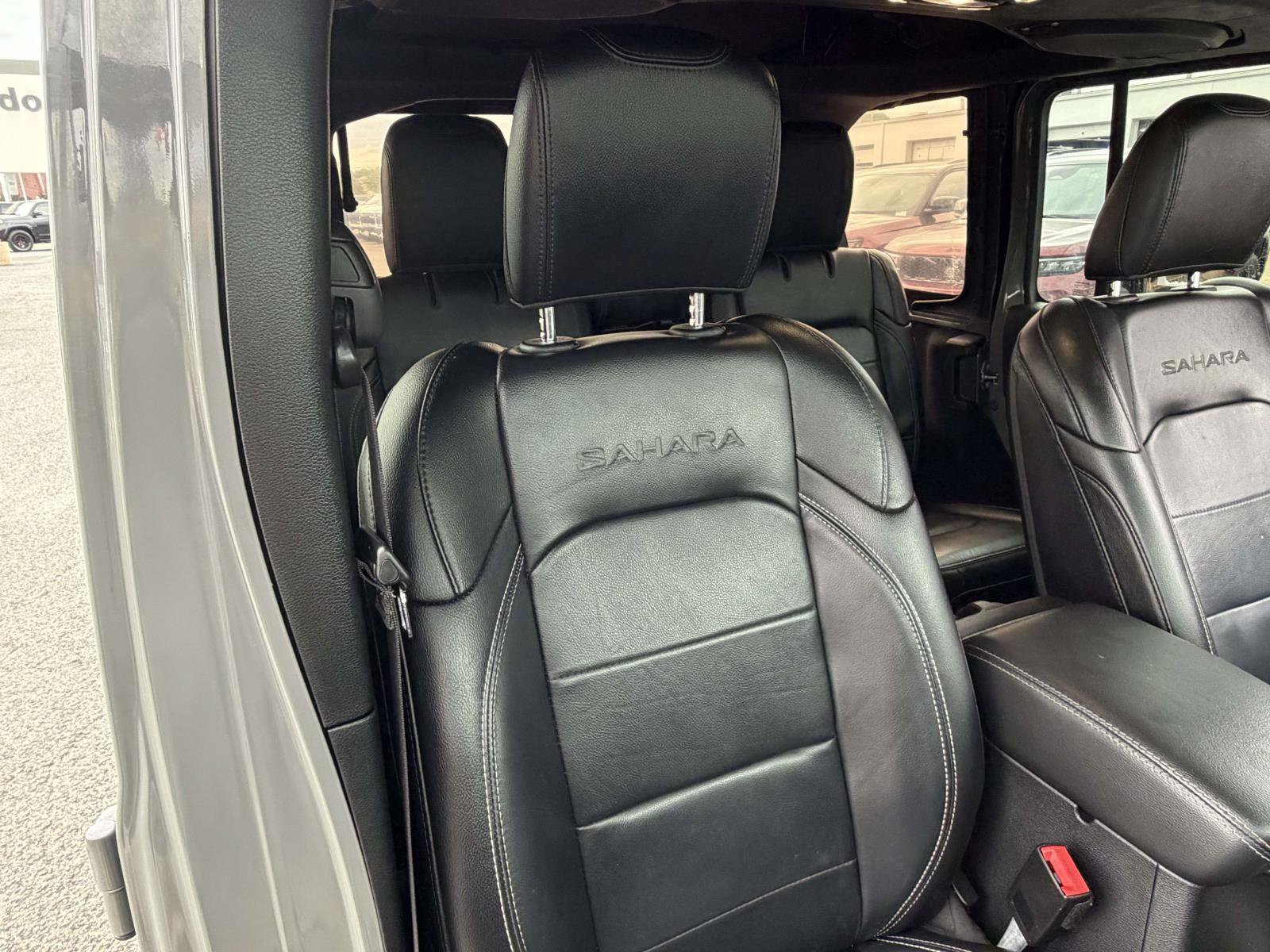 Used 2021 Jeep Wrangler Unlimited Sahara AWD/4WD image 32