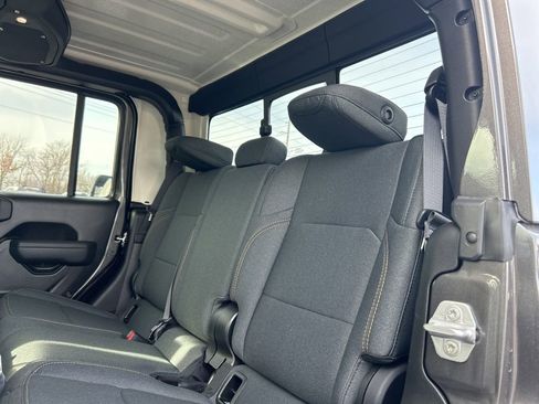 New 2026 Jeep Gladiator Sport image 8