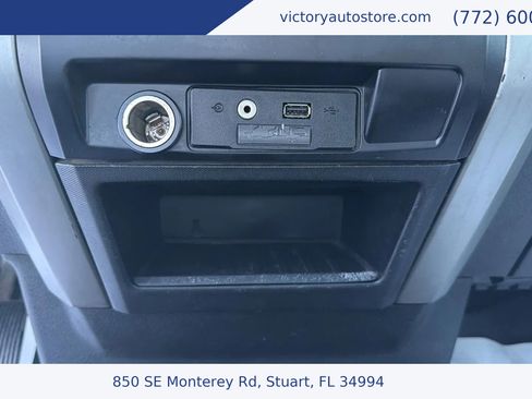 Used 2011 Ford F150 XLT w/ XLT Chrome Pkg image 30