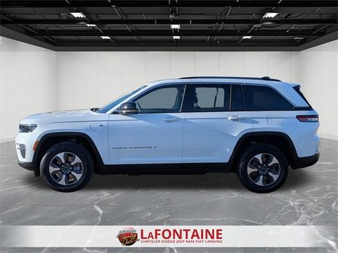 Used 2022 Jeep Grand Cherokee Limited 4xe image 2