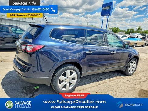 Used 2017 Chevrolet Traverse LT w/ Style and Technology Package FWD image 4