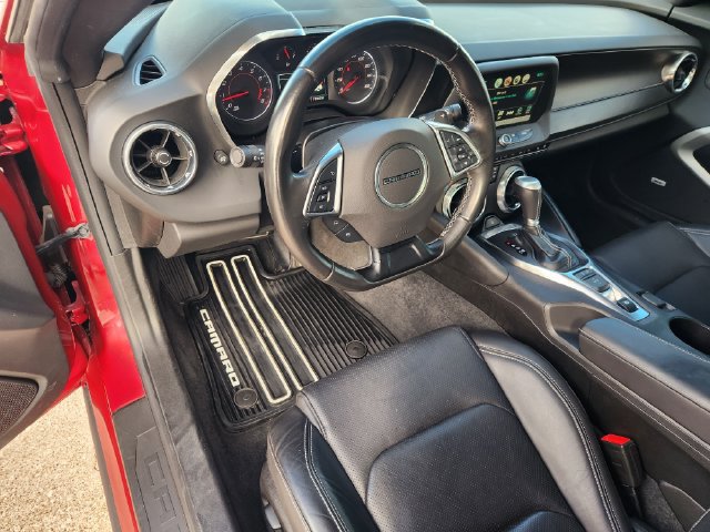 Used 2018 Chevrolet Camaro LT RWD image 27