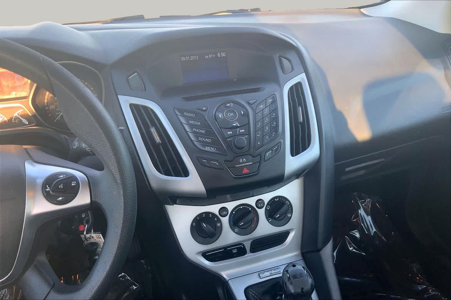 Used 2014 Ford Focus SE FWD image 6