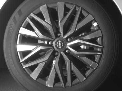 Used 2025 Nissan Altima 2.5 SV image 13