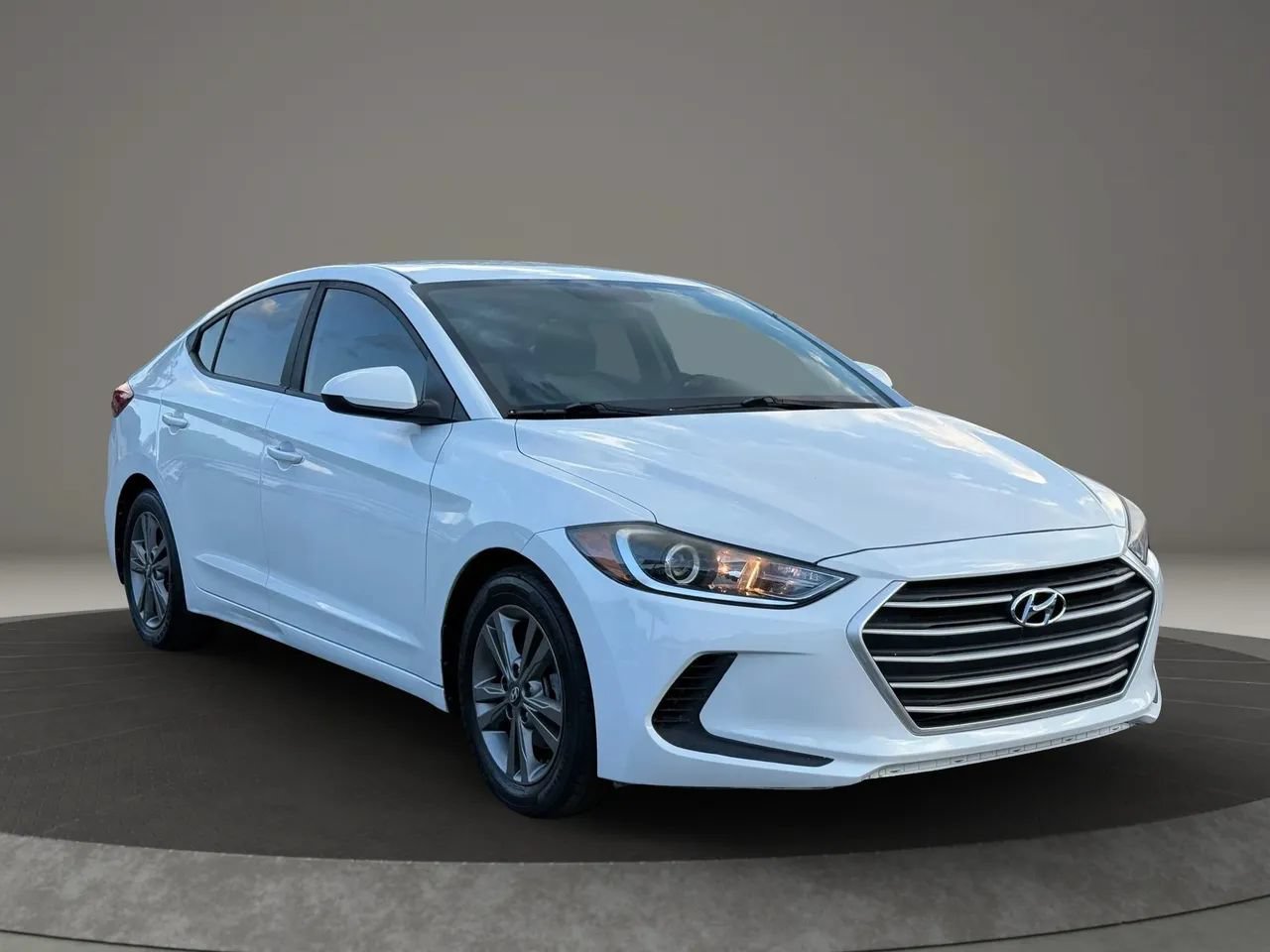 Used 2017 Hyundai Elantra SE FWD image 3