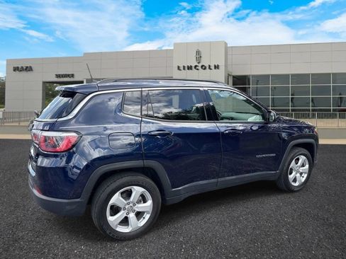 Used 2018 Jeep Compass Latitude w/ Popular Equipment Group FWD image 3