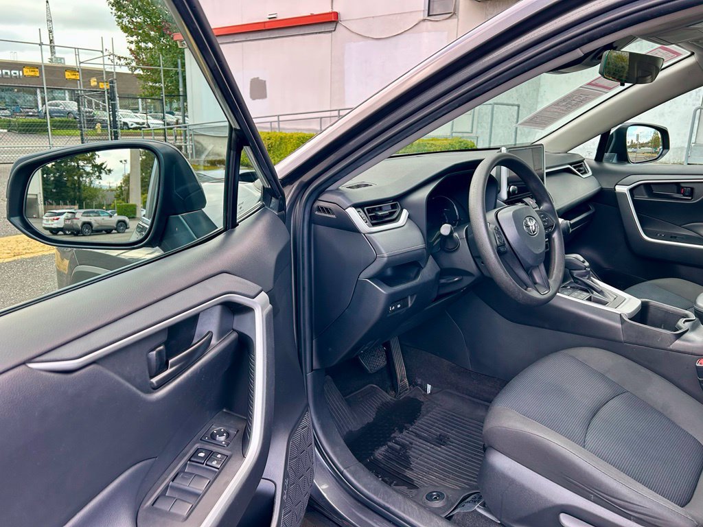 Certified 2023 Toyota RAV4 LE AWD/4WD image 9