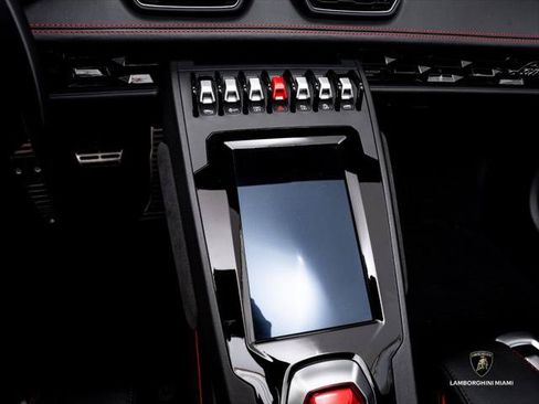 Used 2021 Lamborghini Huracan EVO RWD image 28