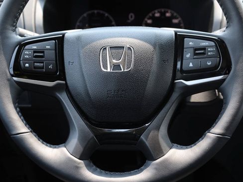 Used 2025 Honda Odyssey Elite image 19