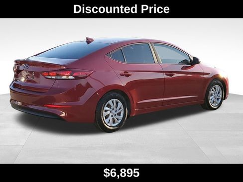 Used 2017 Hyundai Elantra SE image 3