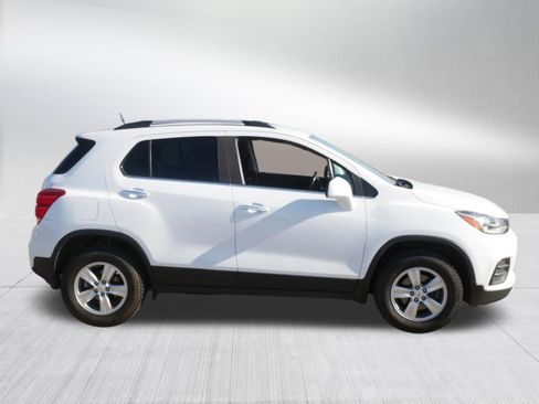 Used 2018 Chevrolet Trax LT w/ LT Convenience Package image 8