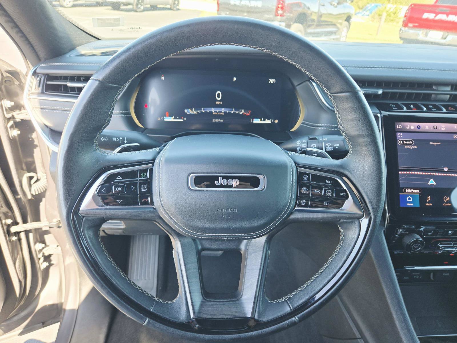 Used 2025 Jeep Grand Cherokee L Overland w/ Advanced Protech Group III AWD/4WD image 23
