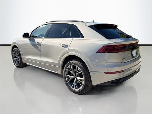 Used 2022 Audi Q8 Premium w/ Convenience Package image 3