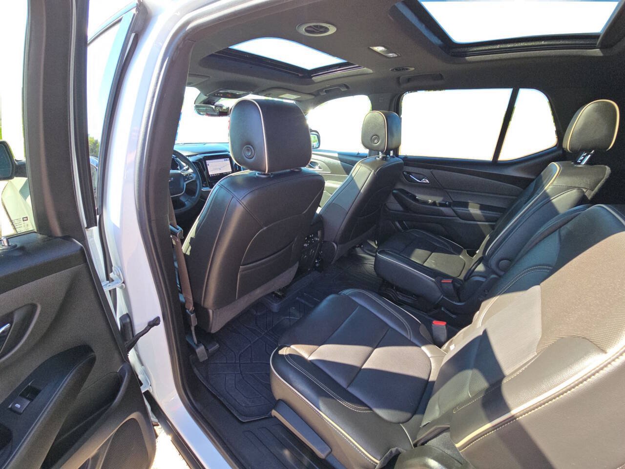 Used 2023 Chevrolet Traverse Premier w/ Redline Edition AWD/4WD image 40