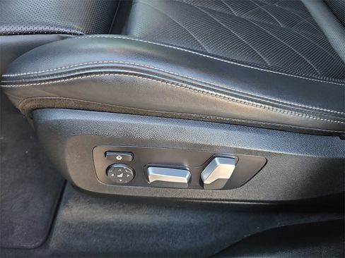 Used 2023 BMW X5 xDrive45e image 11