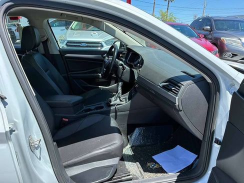 Used 2019 Volkswagen Jetta SE FWD image 9