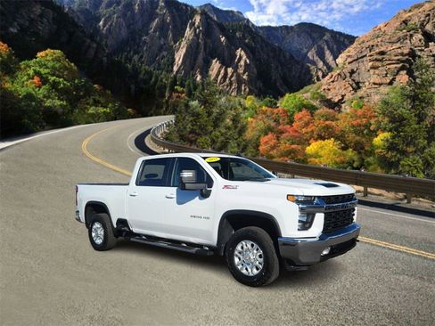 Used 2023 Chevrolet Silverado 2500 LT w/ Convenience Package image 6
