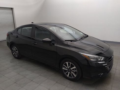 Used 2025 Nissan Versa SV FWD image 11