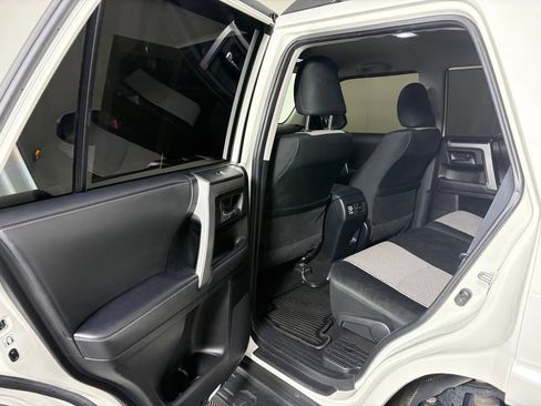 Used 2020 Toyota 4Runner Venture AWD/4WD image 26